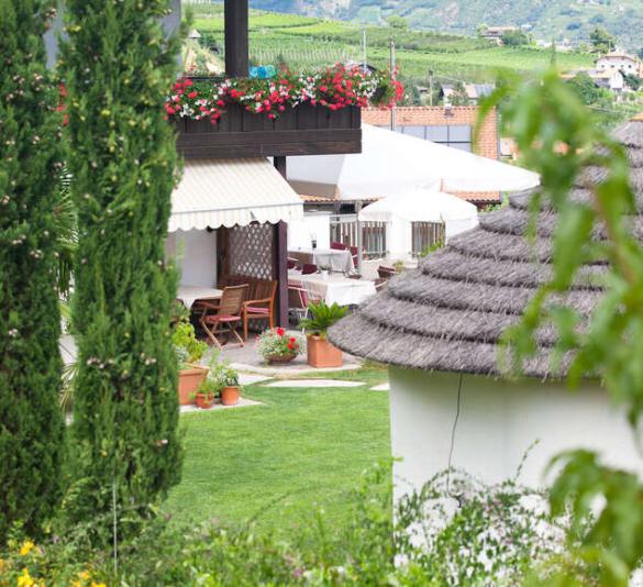 Giardino e piscina Giardino e piscina